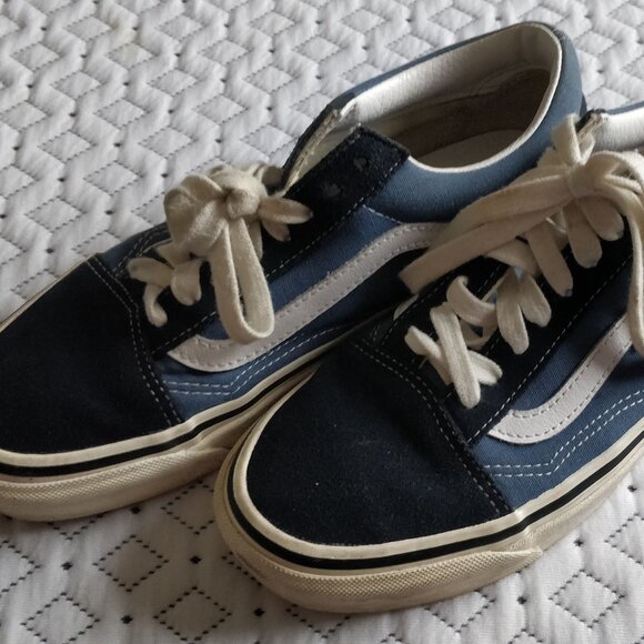 Navy and blue vans kicks - Picture 3 of 4